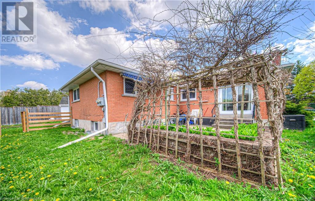 22 Hampton Place, Kitchener, Ontario  N2B 2S3 - Photo 46 - 40726473