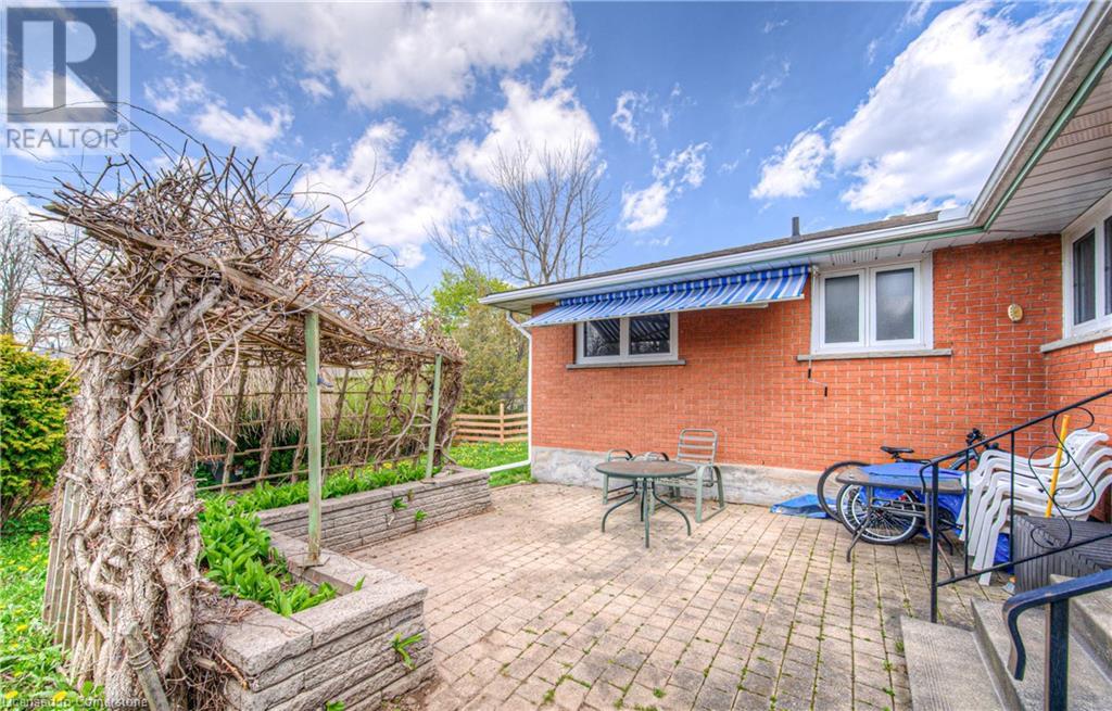 22 Hampton Place, Kitchener, Ontario  N2B 2S3 - Photo 49 - 40726473