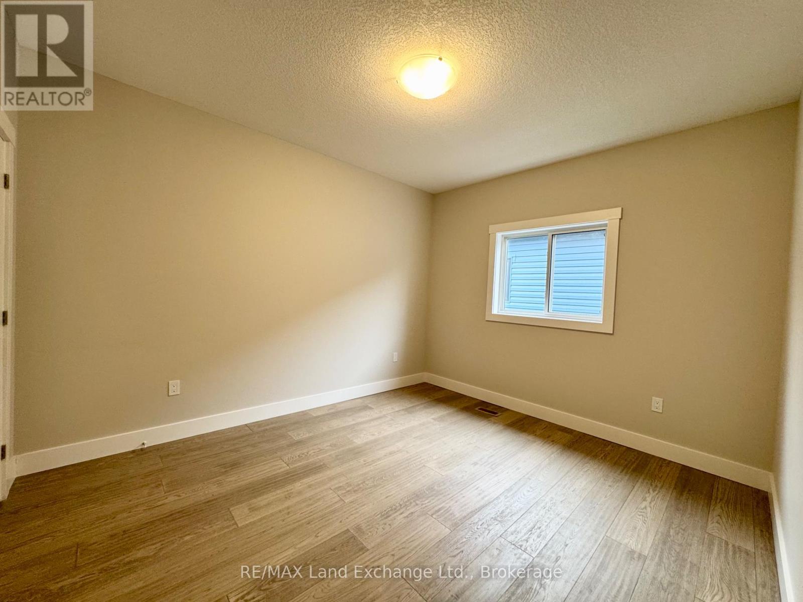 399 Amanda's Way, Saugeen Shores, Ontario  N0H 2C3 - Photo 8 - X12135880