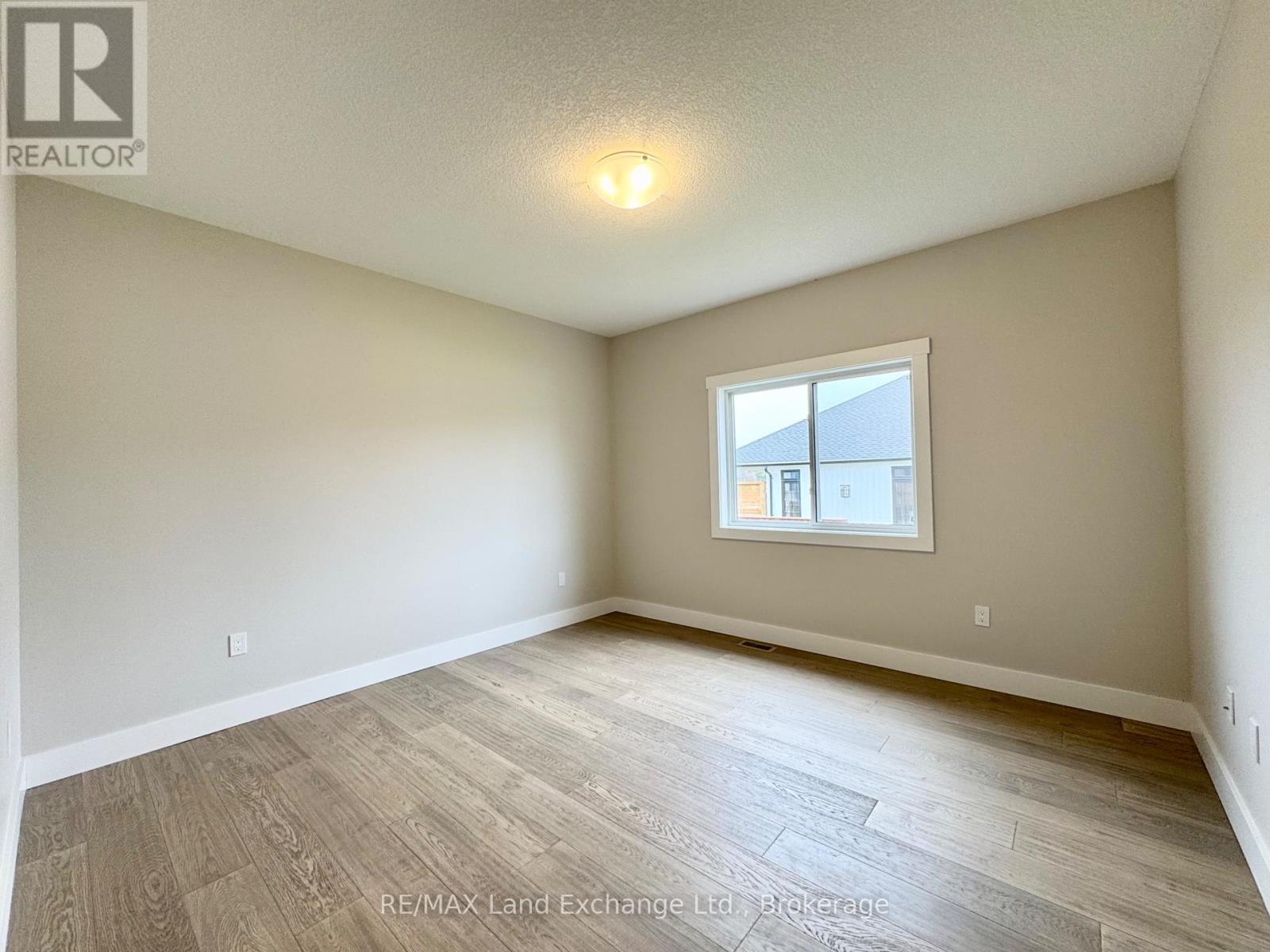 399 Amanda's Way, Saugeen Shores, Ontario  N0H 2C3 - Photo 9 - X12135880