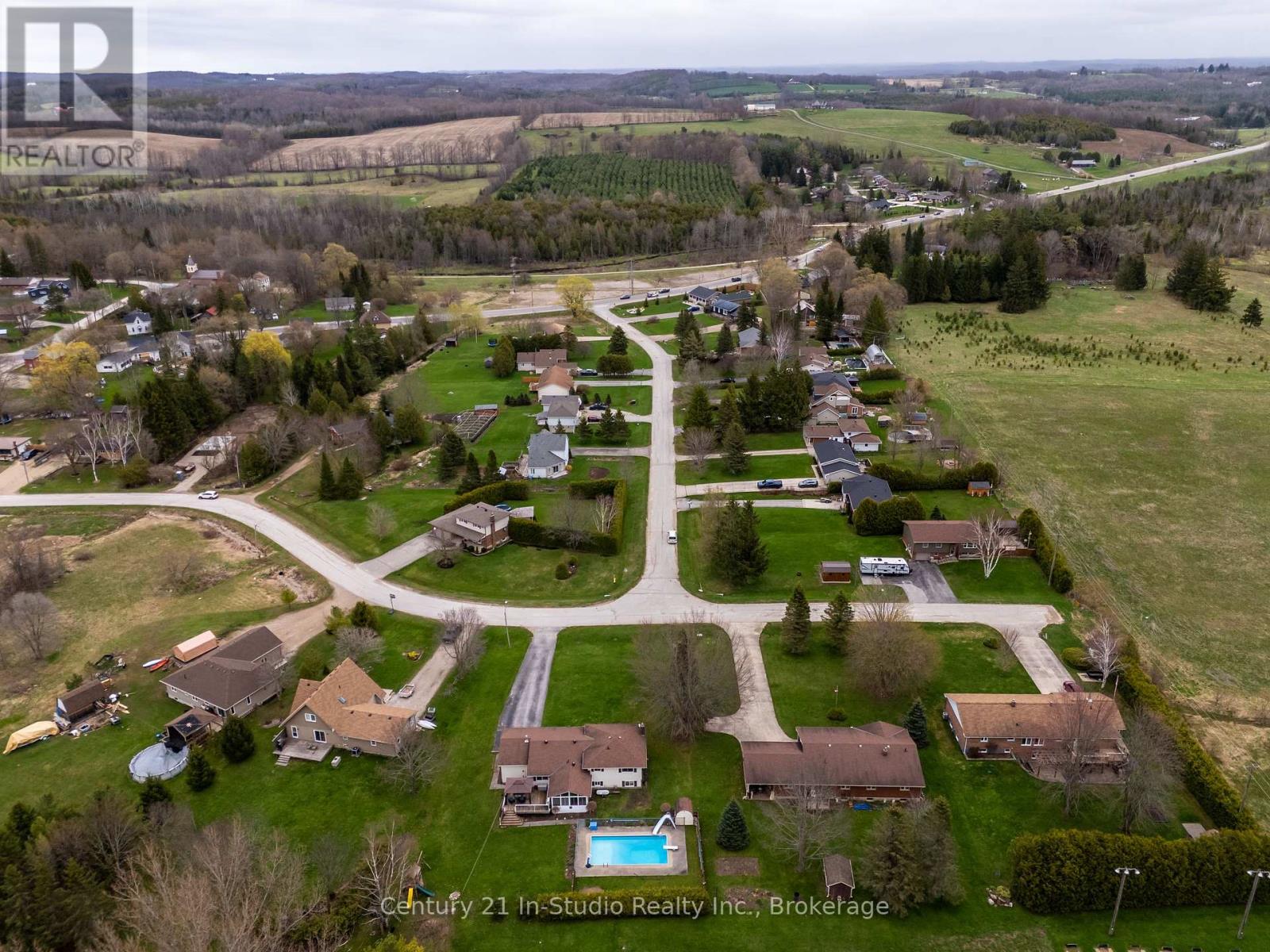 54 George Street, Chatsworth, Ontario  N0H 1G0 - Photo 11 - X12136228
