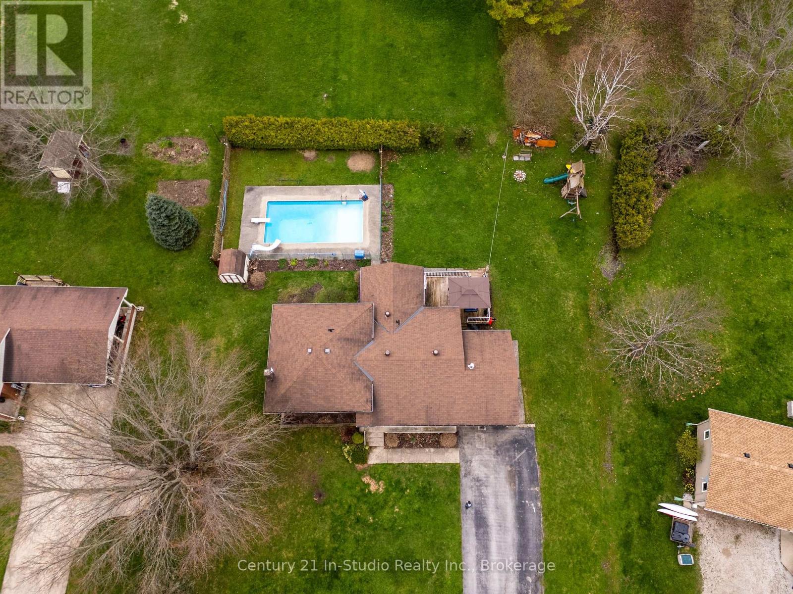 54 George Street, Chatsworth, Ontario  N0H 1G0 - Photo 2 - X12136228