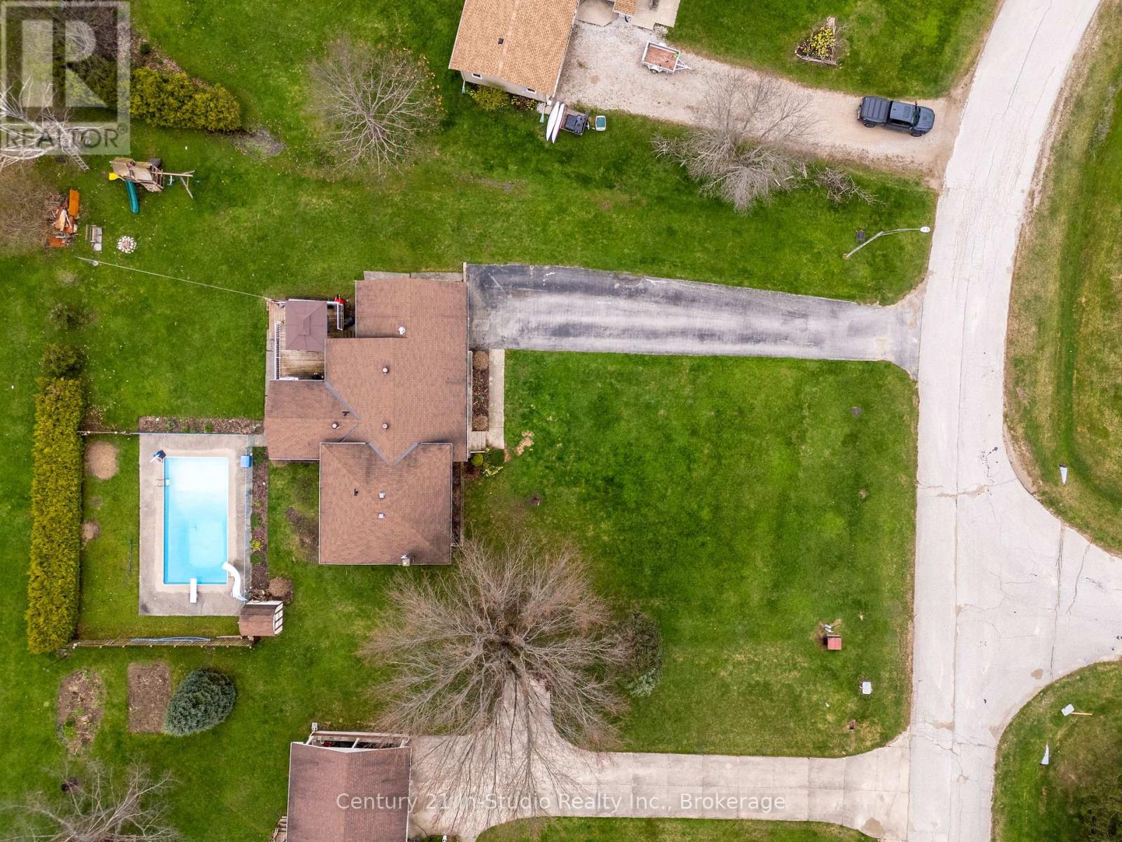 54 George Street, Chatsworth, Ontario  N0H 1G0 - Photo 9 - X12136228