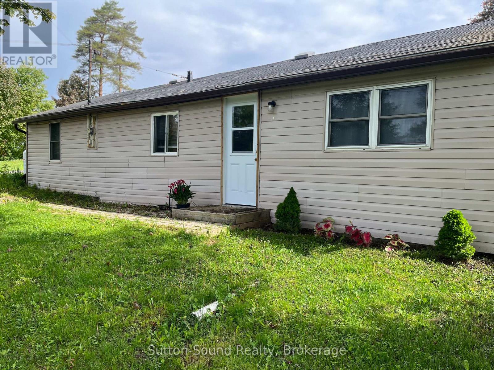 776225 Highway 10 Highway, Chatsworth, Ontario  N0H 1C0 - Photo 1 - X12136311
