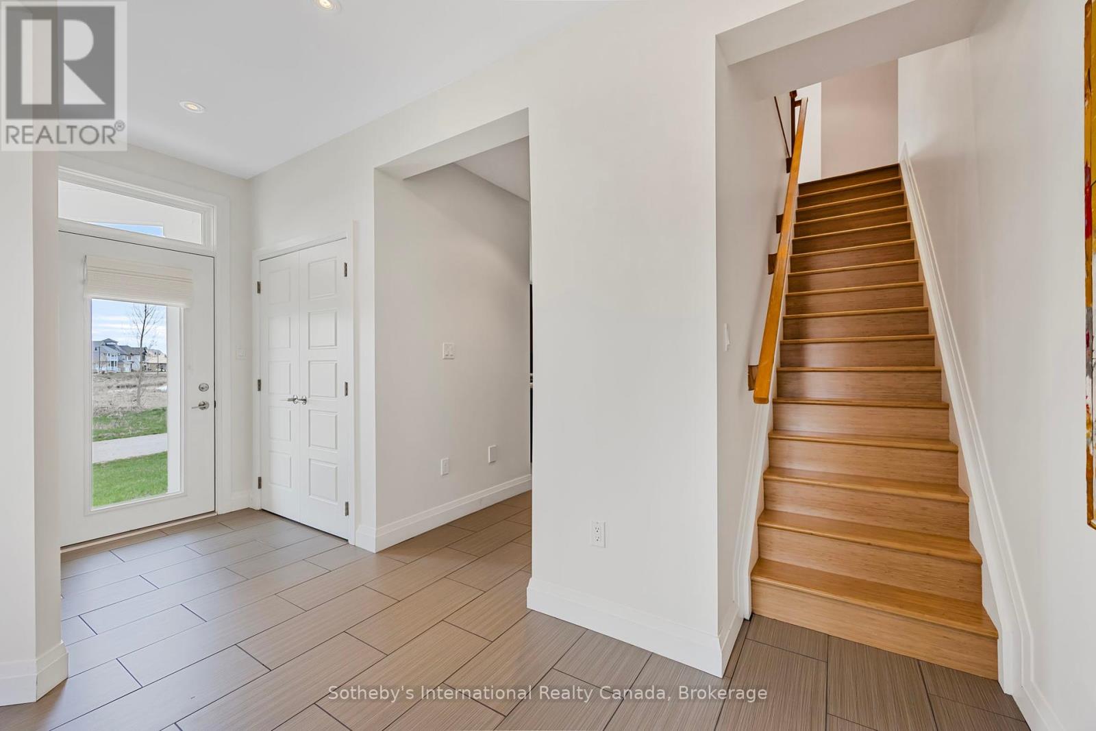 2 Swan Lane, Tay, Ontario  L0K 1R0 - Photo 8 - S12136538