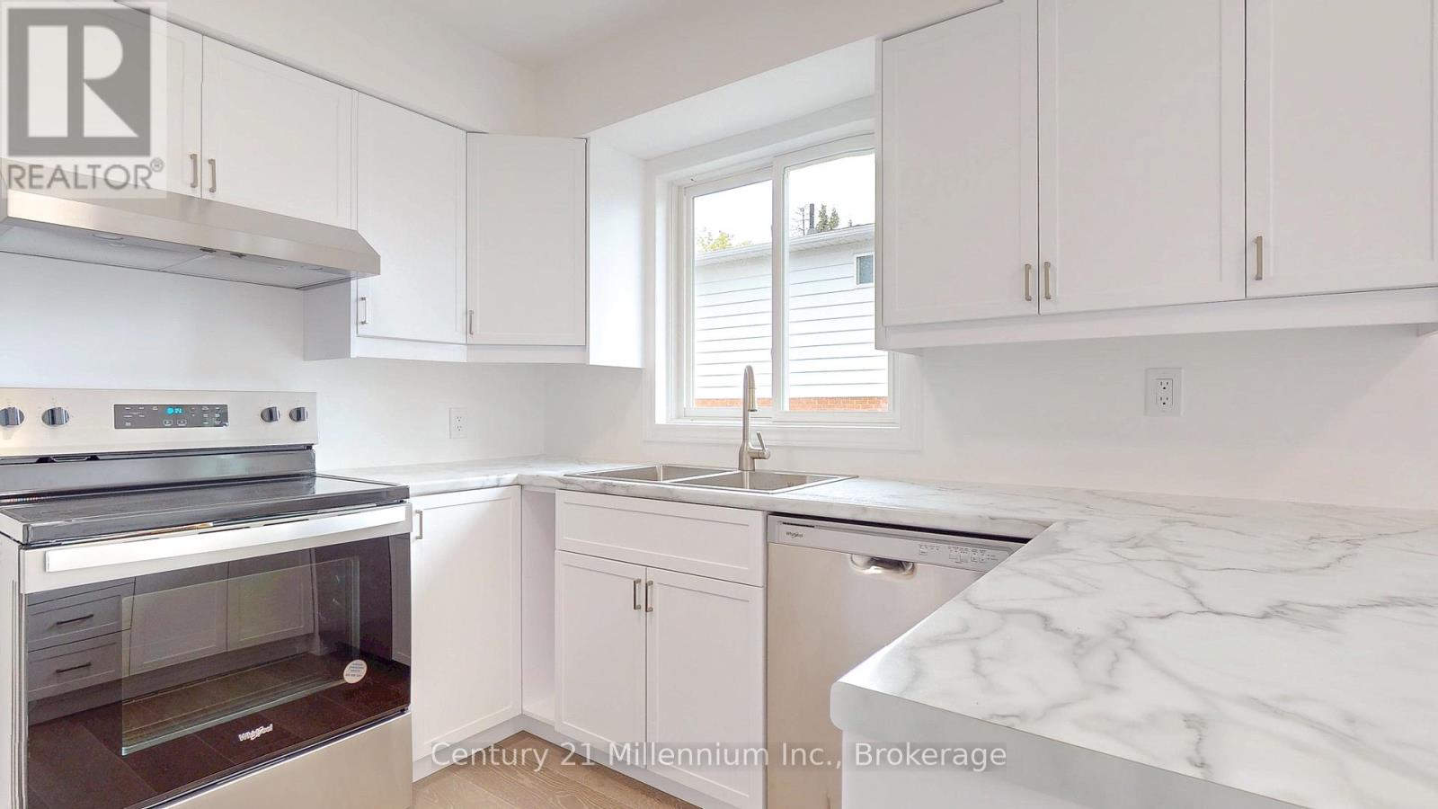 558 Spruce Street, Collingwood, Ontario  L9Y 4B4 - Photo 10 - S12136589