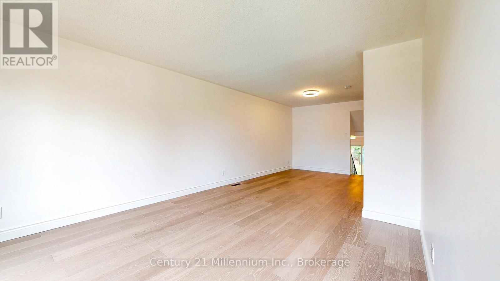 558 Spruce Street, Collingwood, Ontario  L9Y 4B4 - Photo 6 - S12136589