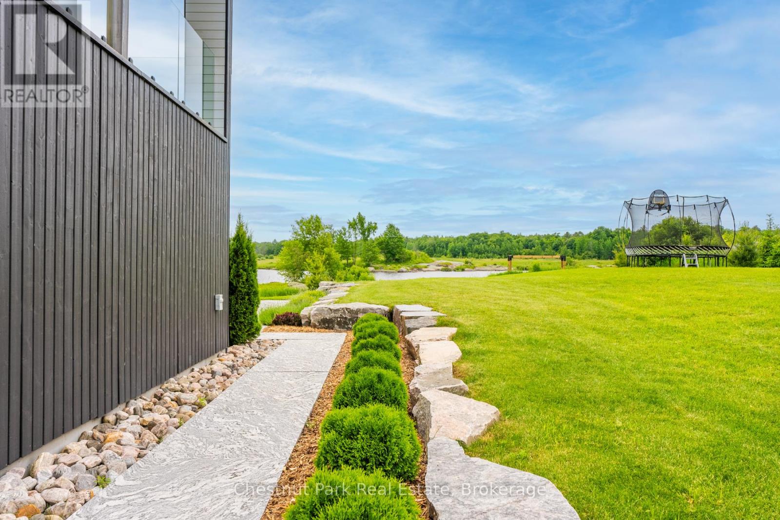 1594 Doe Lake Road, Gravenhurst, Ontario  P1P 1R3 - Photo 46 - X12136428