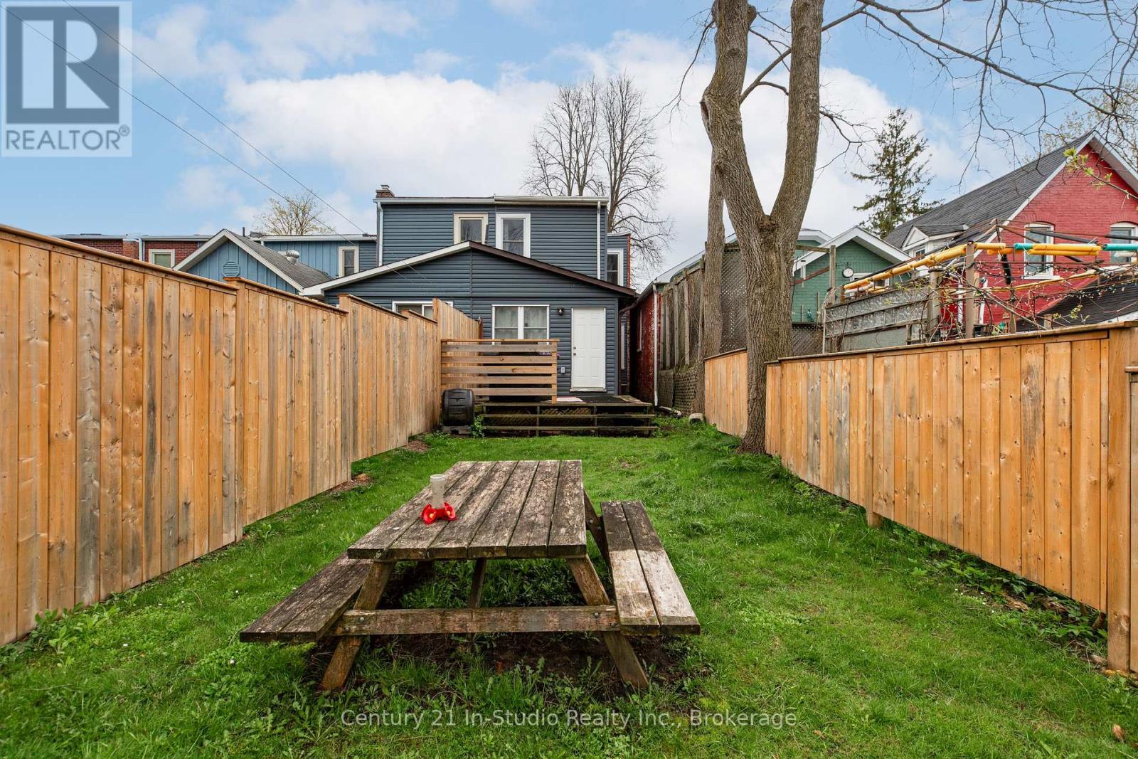 362 11th Street W, Owen Sound, Ontario  N4K 3S8 - Photo 4 - X12136437