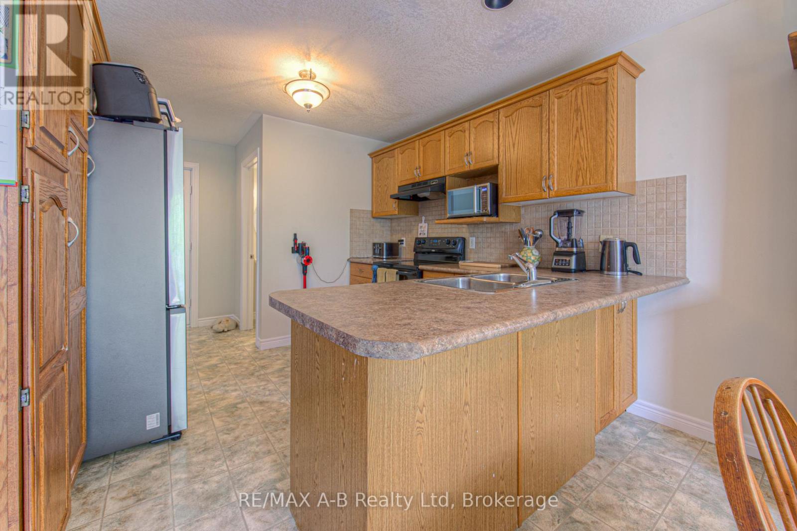 290 Norman Street, Stratford, Ontario  N5A 7Y3 - Photo 12 - X12137041