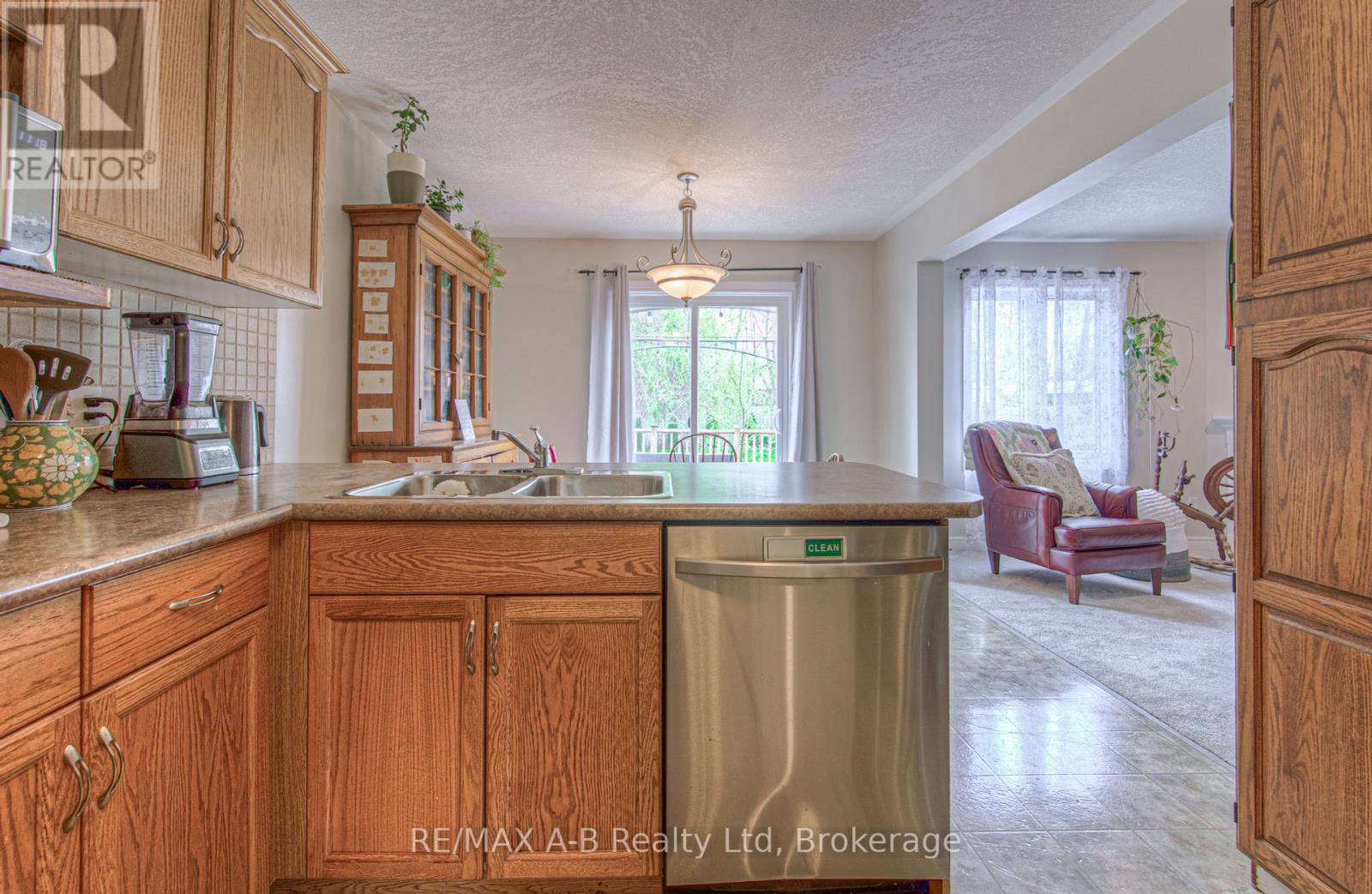 290 Norman Street, Stratford, Ontario  N5A 7Y3 - Photo 15 - X12137041