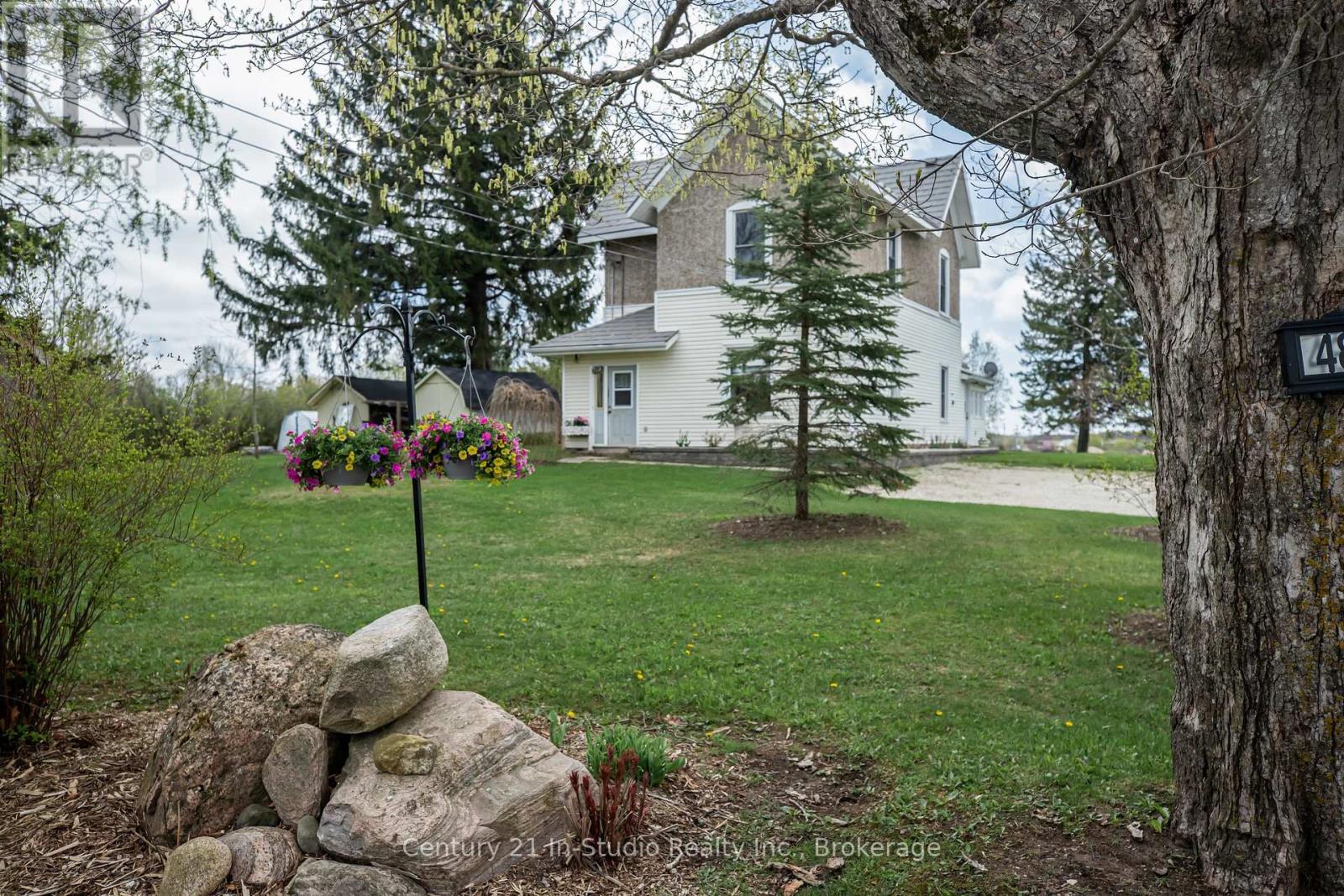 489 LAMBTON STREET W, West Grey, Ontario