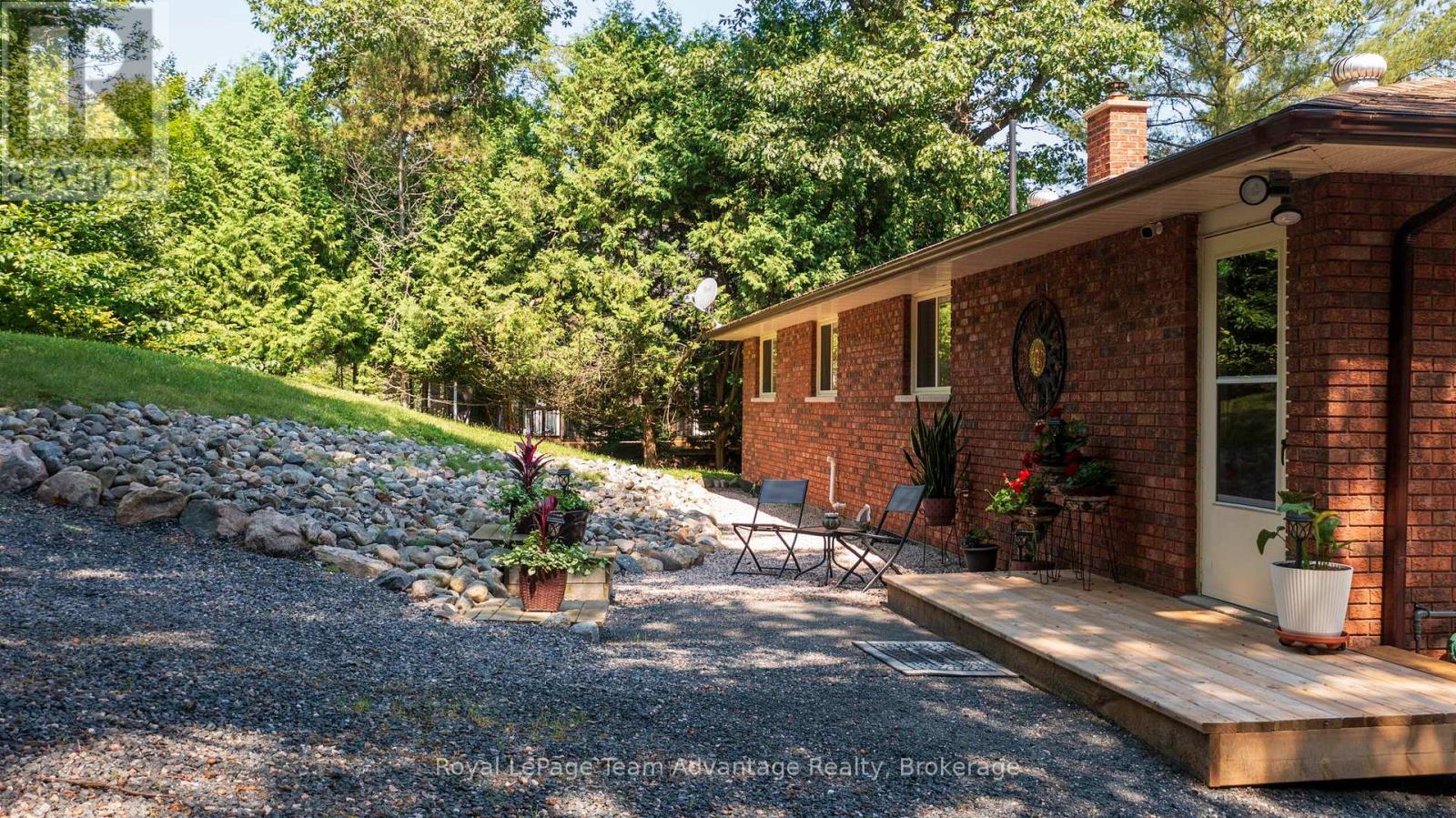 18 Pine Valley Drive, Carling, Ontario  P0G 1G0 - Photo 43 - X12137244