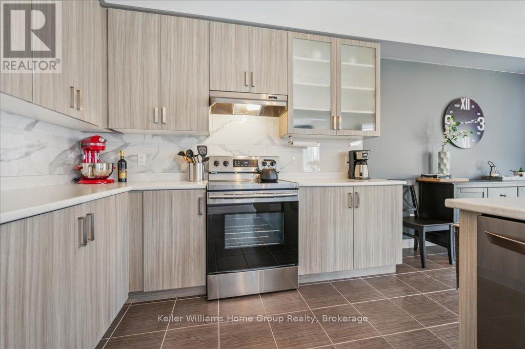 33 Mcfarlane Crescent, Centre Wellington, Ontario  N1M 0G3 - Photo 12 - X12137457