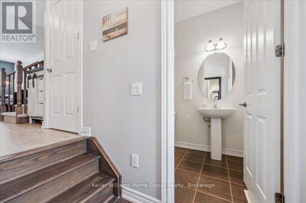 33 Mcfarlane Crescent, Centre Wellington, Ontario  N1M 0G3 - Photo 18 - X12137457