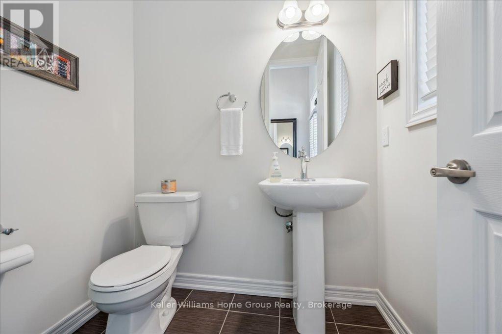 33 Mcfarlane Crescent, Centre Wellington, Ontario  N1M 0G3 - Photo 19 - X12137457