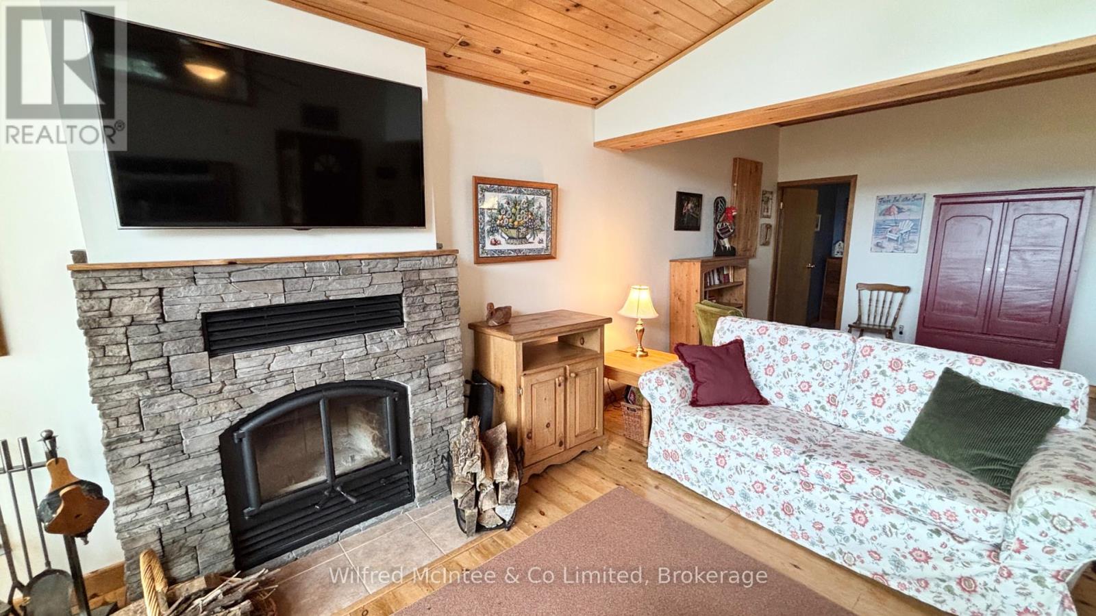 1282 2nd Avenue S, Native Leased Lands, Ontario  N0H 2G0 - Photo 21 - X12137601