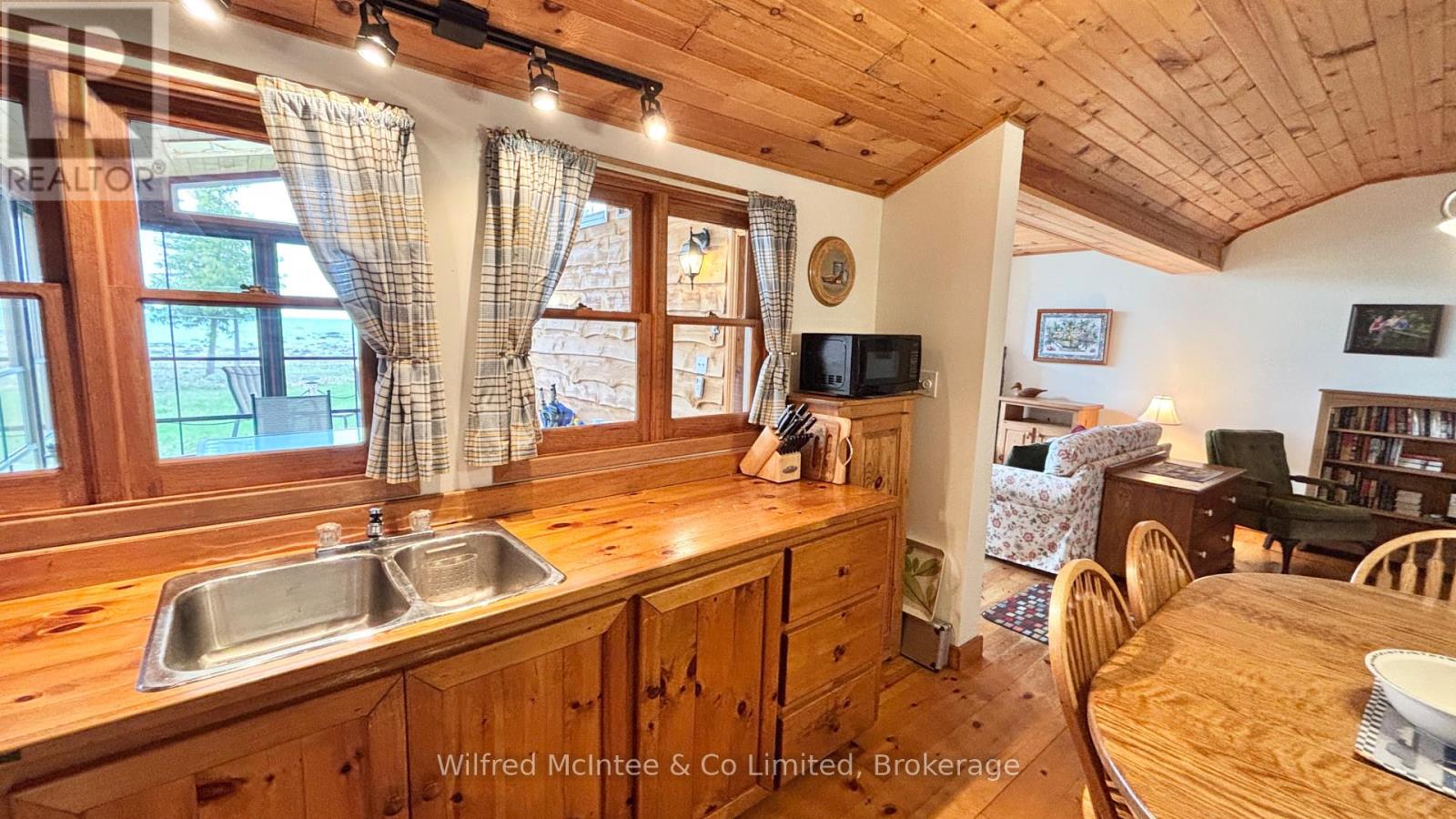 1282 2nd Avenue S, Native Leased Lands, Ontario  N0H 2G0 - Photo 30 - X12137601