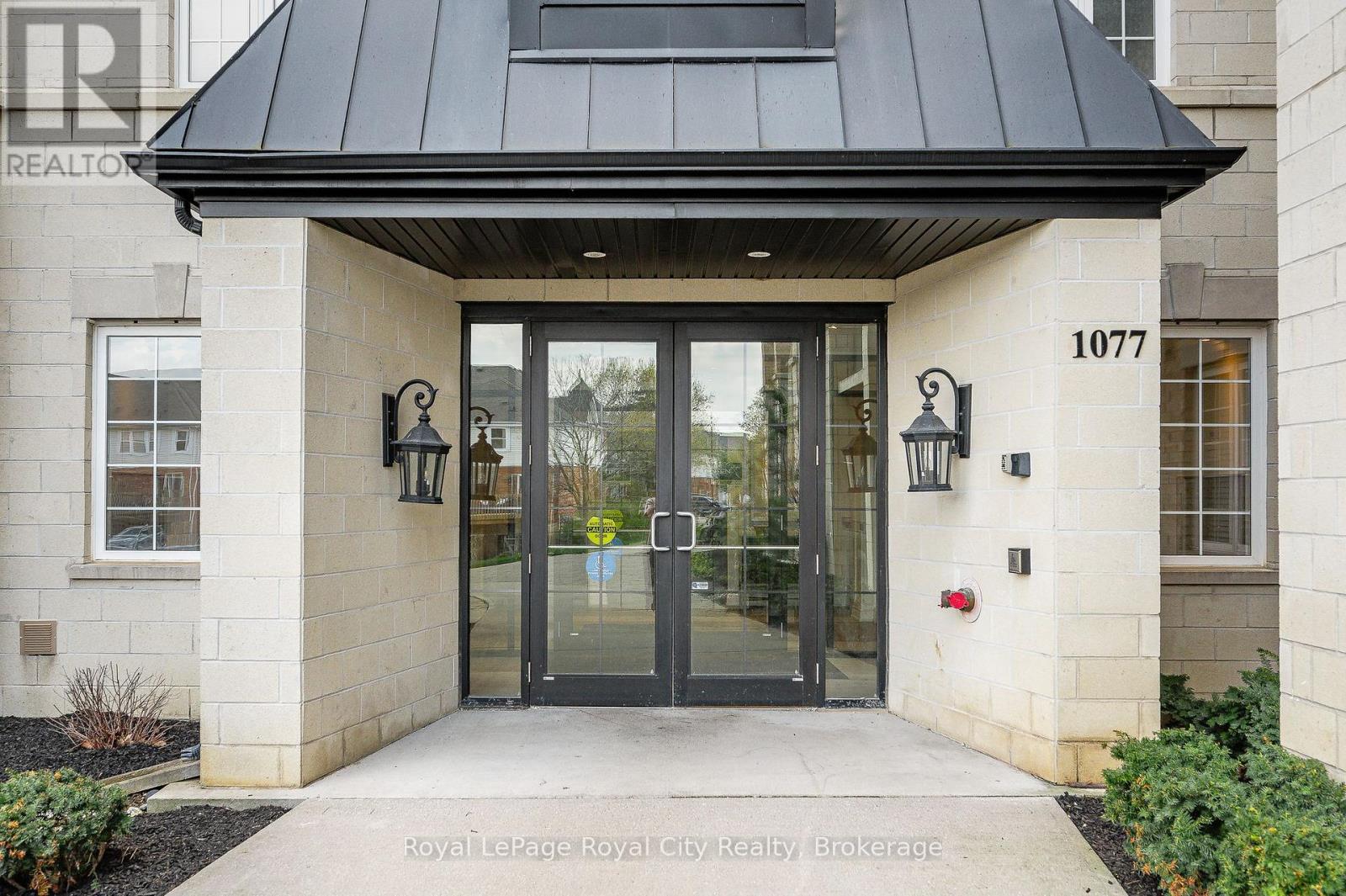219 - 1077 Gordon Street, Guelph, Ontario  N1G 0E3 - Photo 2 - X12137670