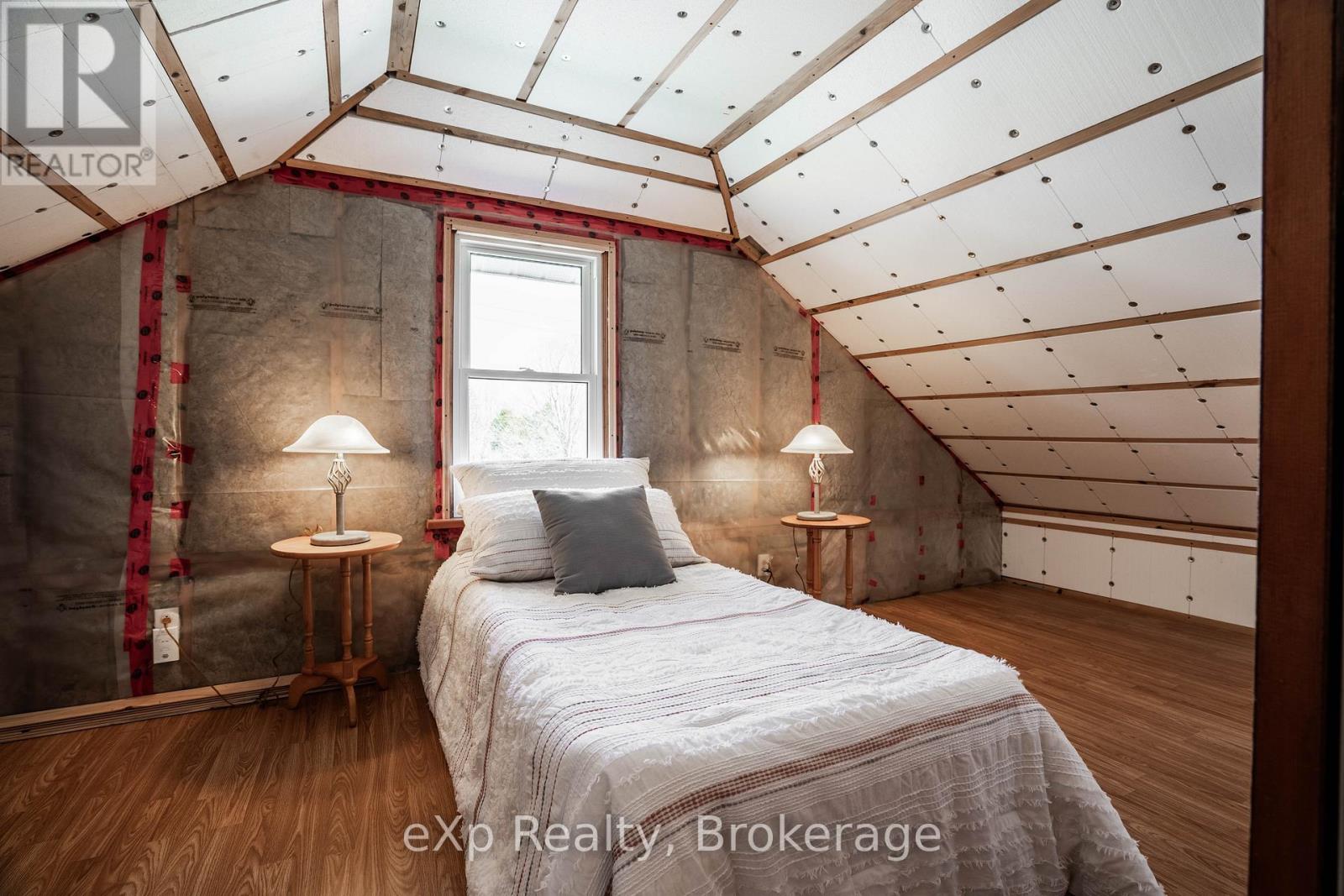 4 Alexander Street, Northern Bruce Peninsula, Ontario  N0H 1W0 - Photo 19 - X12138133