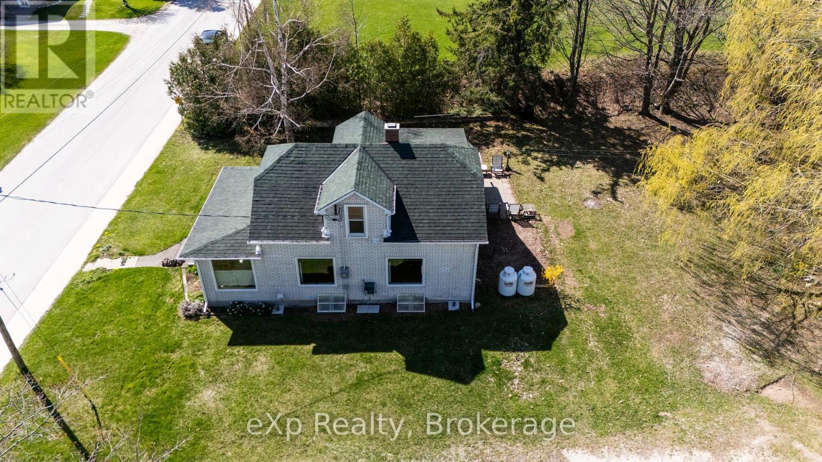 4 Alexander Street, Northern Bruce Peninsula, Ontario  N0H 1W0 - Photo 25 - X12138133