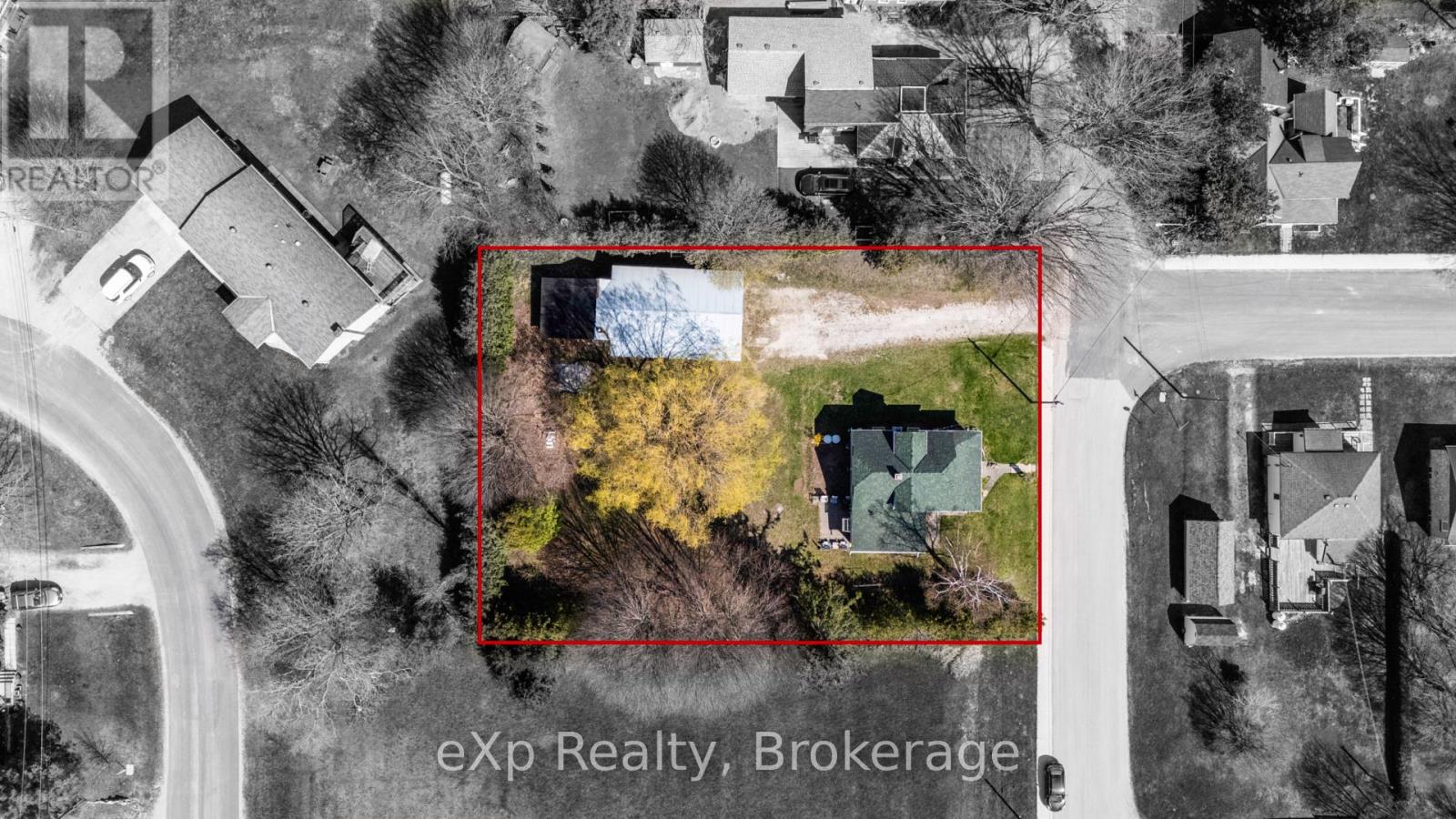 4 Alexander Street, Northern Bruce Peninsula, Ontario  N0H 1W0 - Photo 29 - X12138133