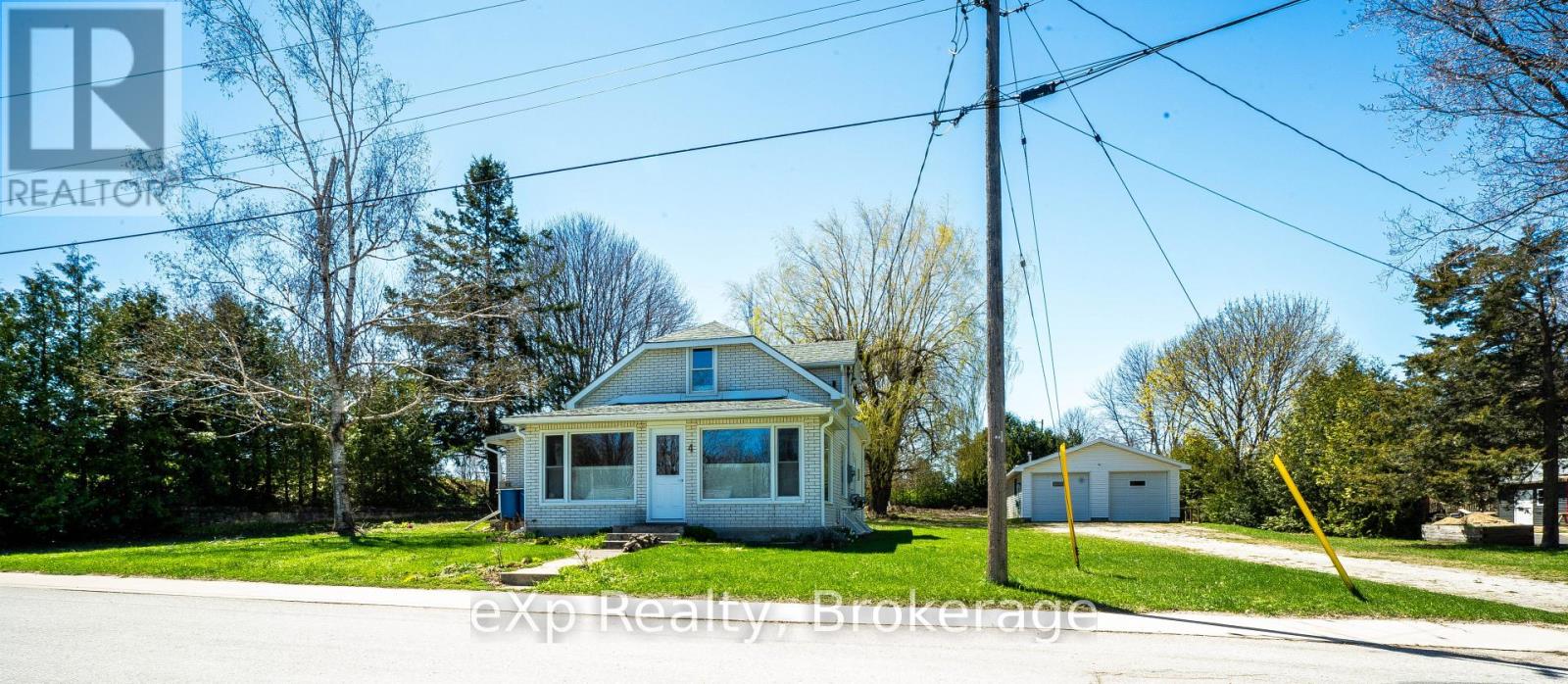 4 Alexander Street, Northern Bruce Peninsula, Ontario  N0H 1W0 - Photo 3 - X12138133