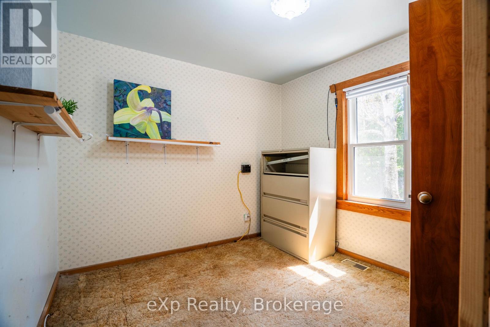 4 Alexander Street, Northern Bruce Peninsula, Ontario  N0H 1W0 - Photo 7 - X12138133