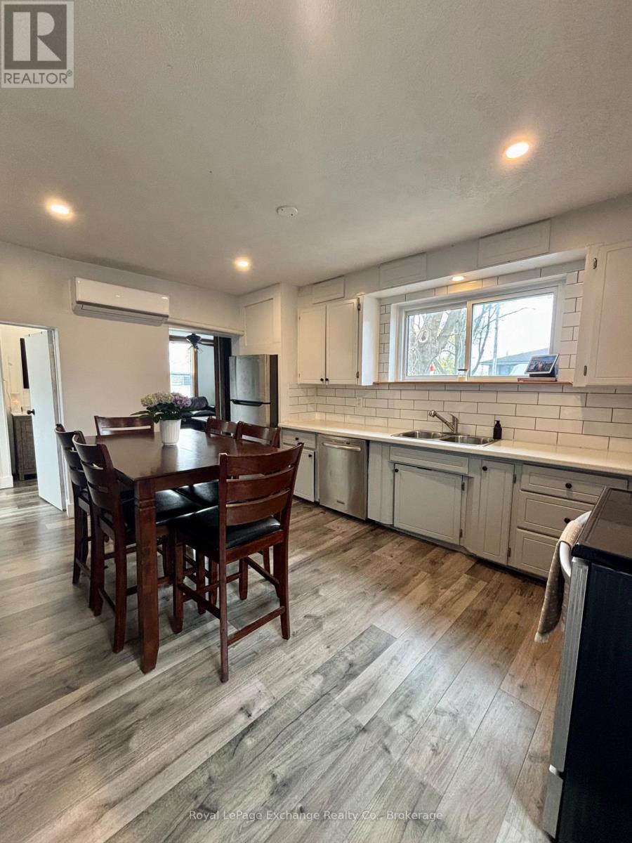 59 King Street, Kincardine, Ontario  N0G 2T0 - Photo 4 - X12138641