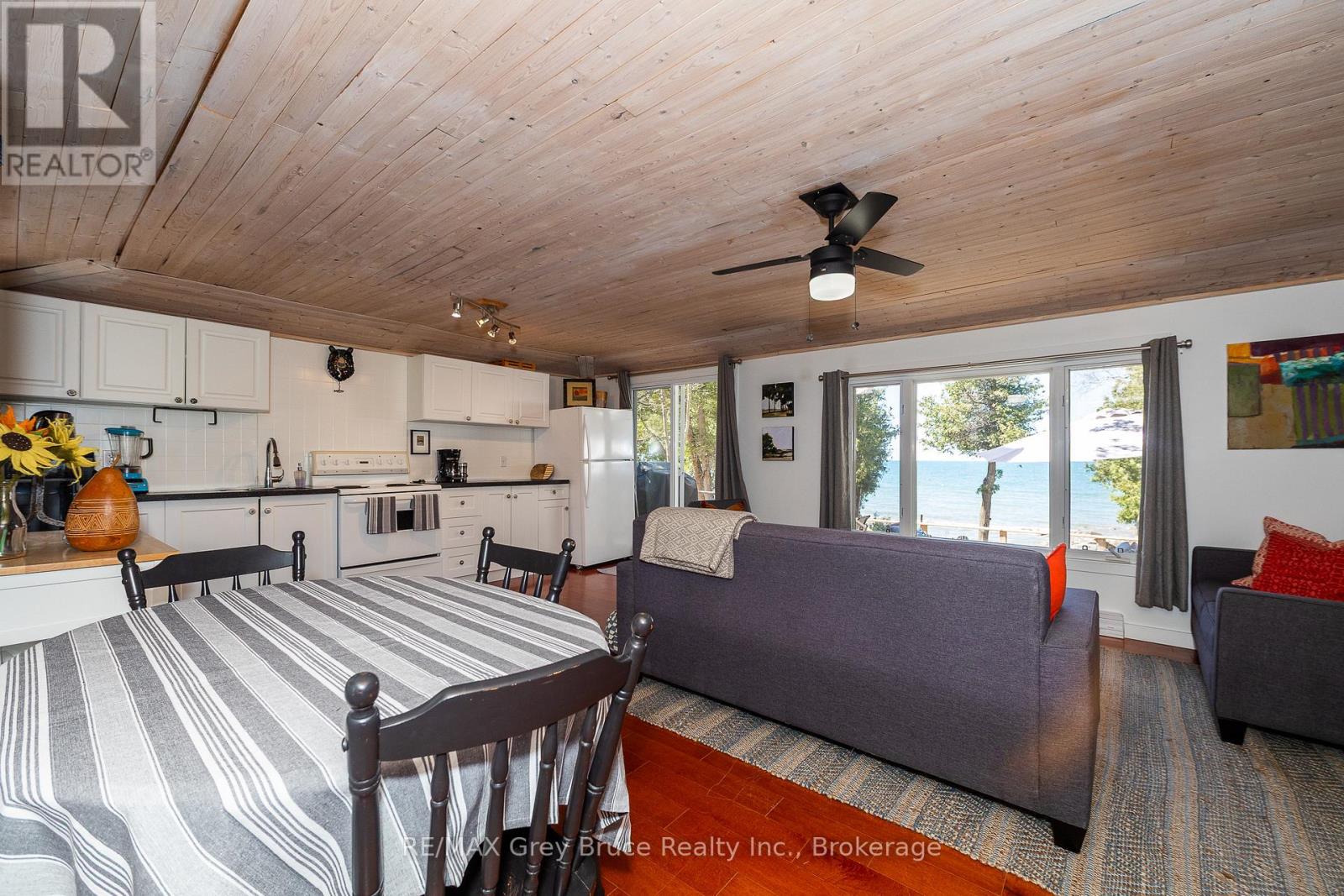 725 Bruce Road 13 Road, Native Leased Lands, Ontario  N0H 2L0 - Photo 4 - X12138886