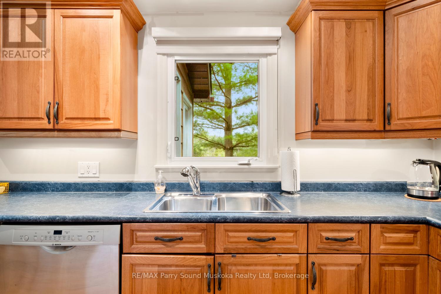 17 Tapatoo Trail, Seguin, Ontario  P2A 2W8 - Photo 19 - X12140157