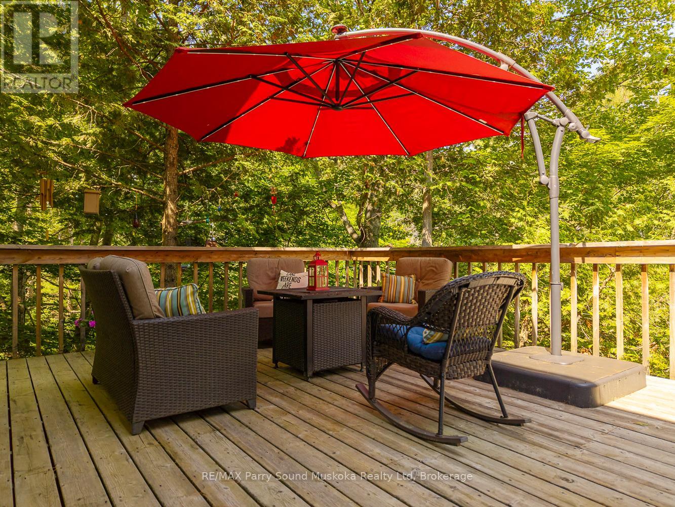 17 Tapatoo Trail, Seguin, Ontario  P2A 2W8 - Photo 5 - X12140157