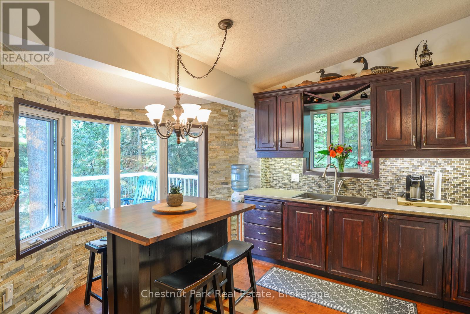 4 Island 21 Kl, Gravenhurst, Ontario  P0E 1G0 - Photo 21 - X12140518