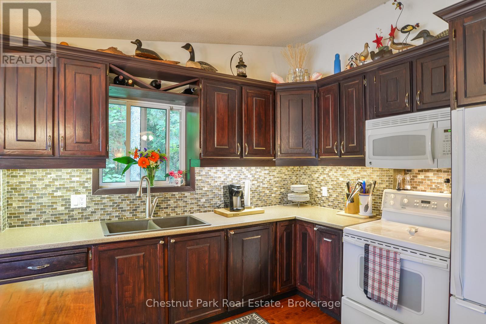 4 Island 21 Kl, Gravenhurst, Ontario  P0E 1G0 - Photo 23 - X12140518