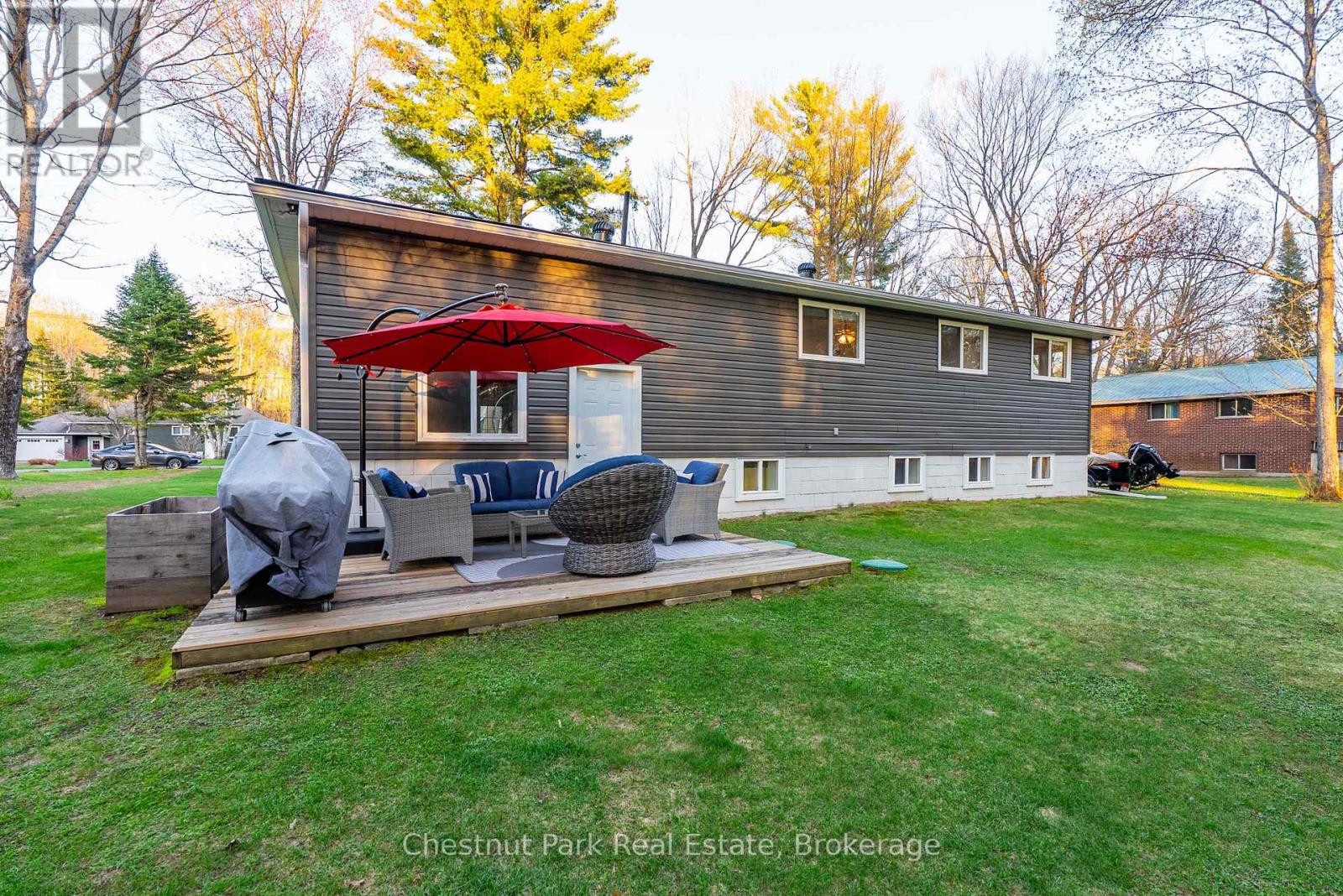 104 Bridgedale Road, Huntsville, Ontario  P0B 1L0 - Photo 11 - X12142771