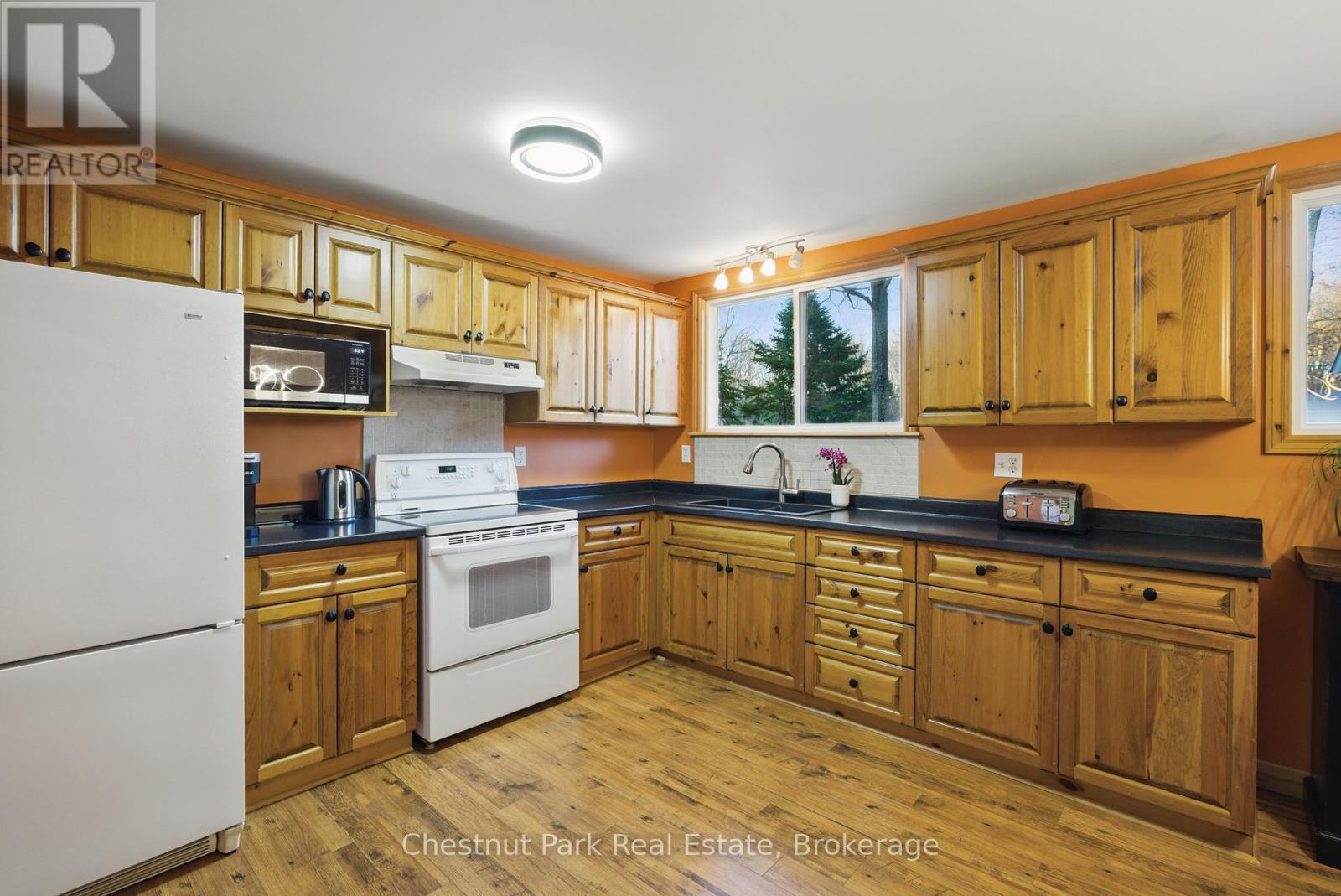 104 Bridgedale Road, Huntsville, Ontario  P0B 1L0 - Photo 20 - X12142771