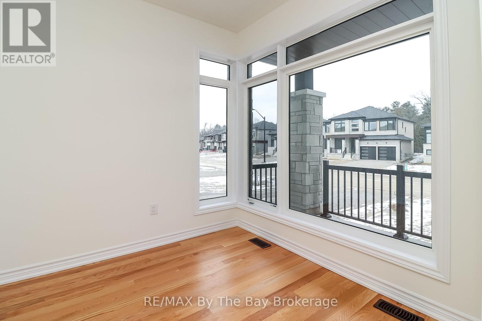 151 Rosanne Circle, Wasaga Beach, Ontario  L9Z 0N1 - Photo 13 - S12143616