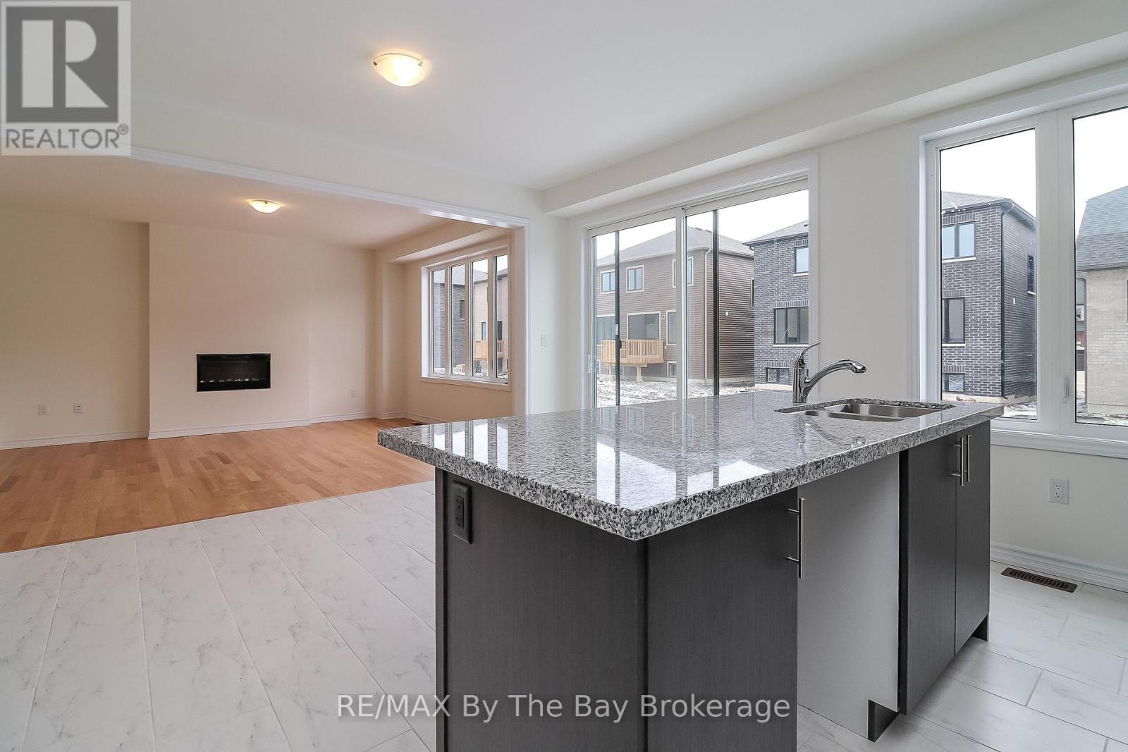 151 Rosanne Circle, Wasaga Beach, Ontario  L9Z 0N1 - Photo 22 - S12143616