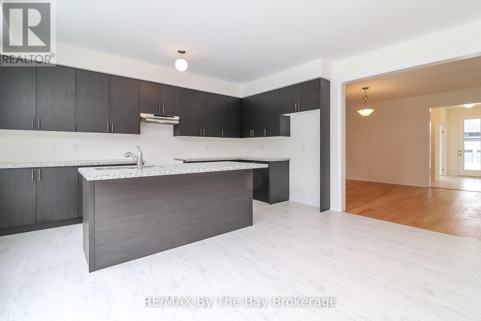 151 Rosanne Circle, Wasaga Beach, Ontario  L9Z 0N1 - Photo 23 - S12143616