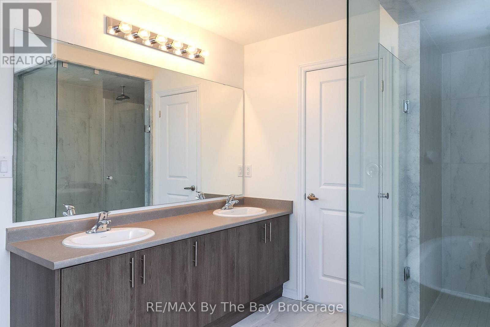 151 Rosanne Circle, Wasaga Beach, Ontario  L9Z 0N1 - Photo 31 - S12143616