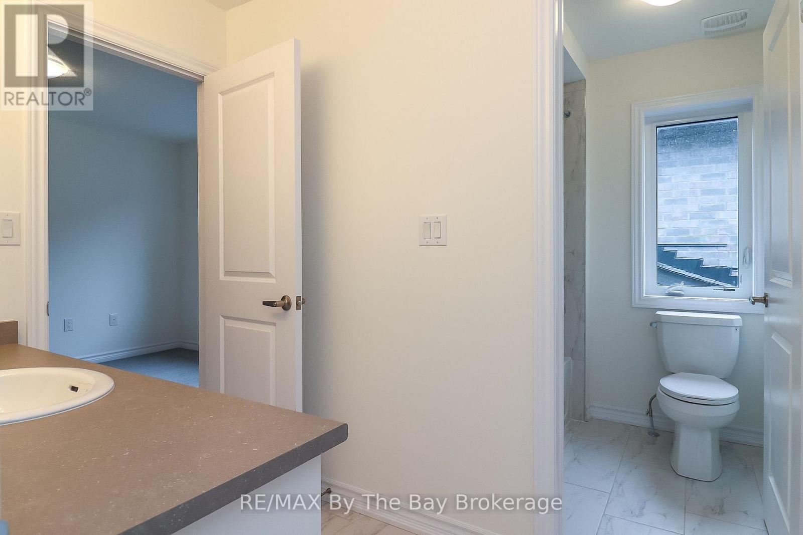 151 Rosanne Circle, Wasaga Beach, Ontario  L9Z 0N1 - Photo 43 - S12143616