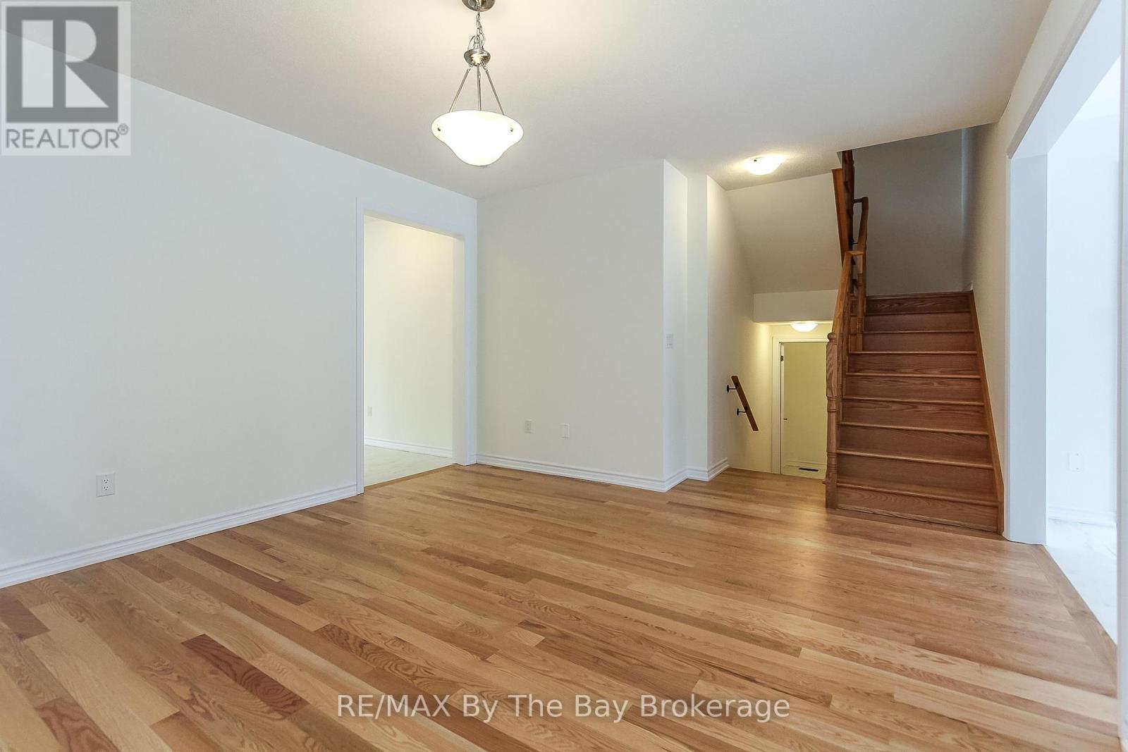 151 Rosanne Circle, Wasaga Beach, Ontario  L9Z 0N1 - Photo 45 - S12143616
