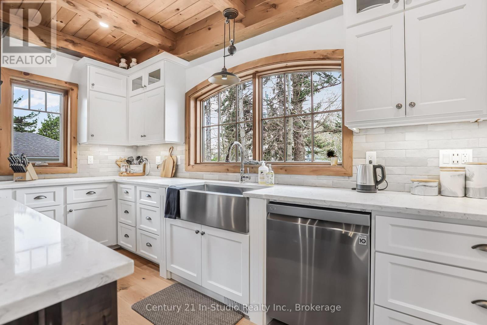 166 Clarendon Street, Saugeen Shores, Ontario  N0H 2L0 - Photo 18 - X12143608