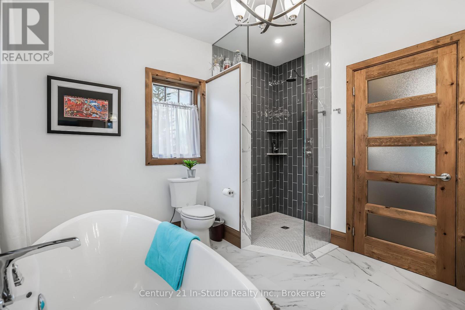 166 Clarendon Street, Saugeen Shores, Ontario  N0H 2L0 - Photo 32 - X12143608