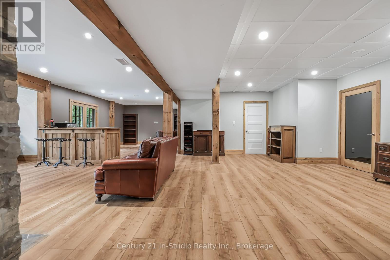 166 Clarendon Street, Saugeen Shores, Ontario  N0H 2L0 - Photo 40 - X12143608