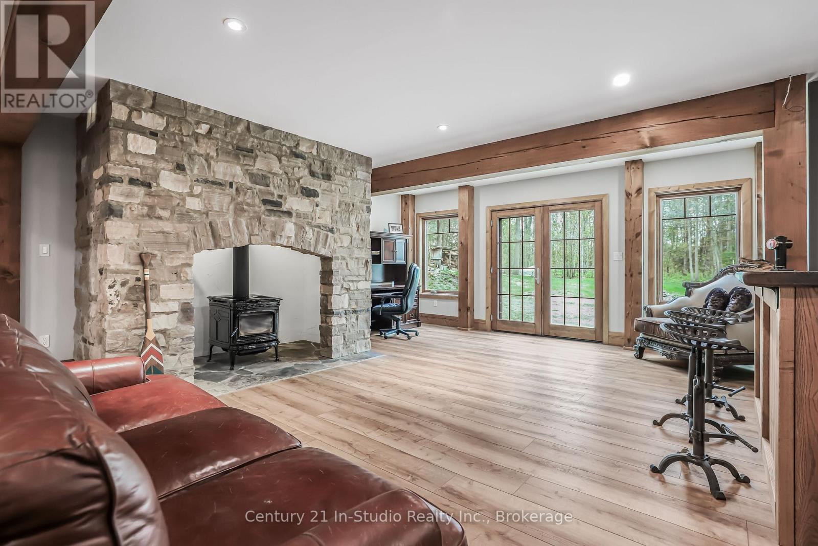 166 Clarendon Street, Saugeen Shores, Ontario  N0H 2L0 - Photo 41 - X12143608