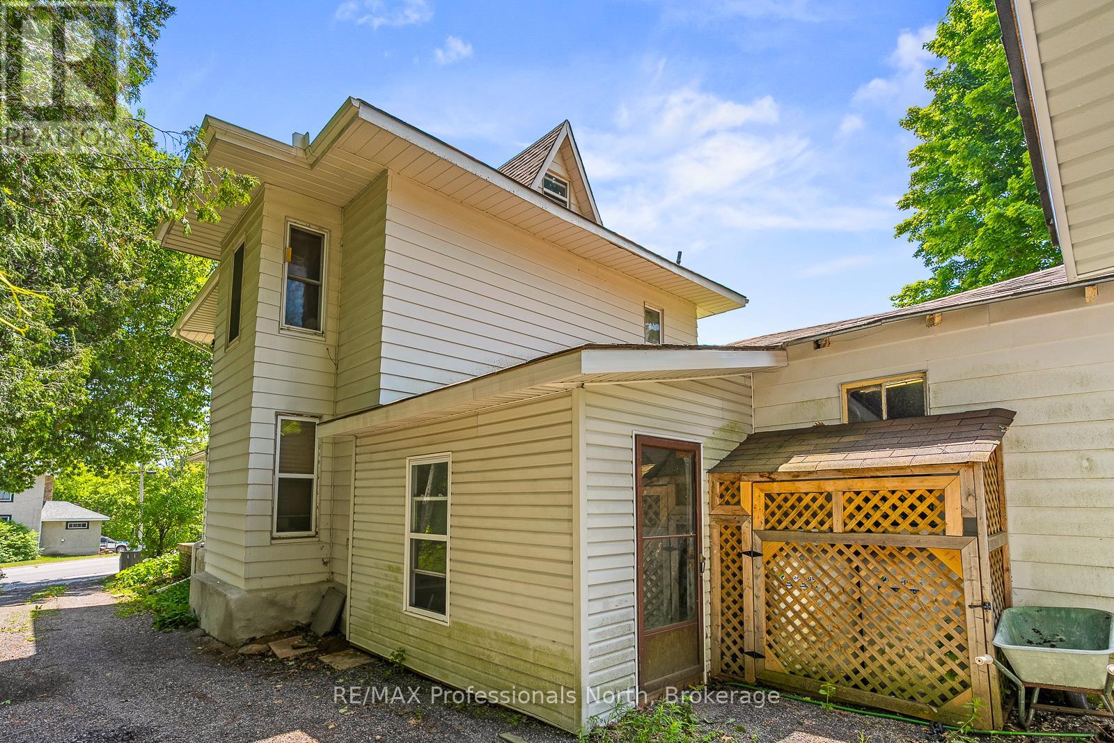 4945 Monck Road, Kawartha Lakes, Ontario  K0M 2A0 - Photo 5 - X12144993