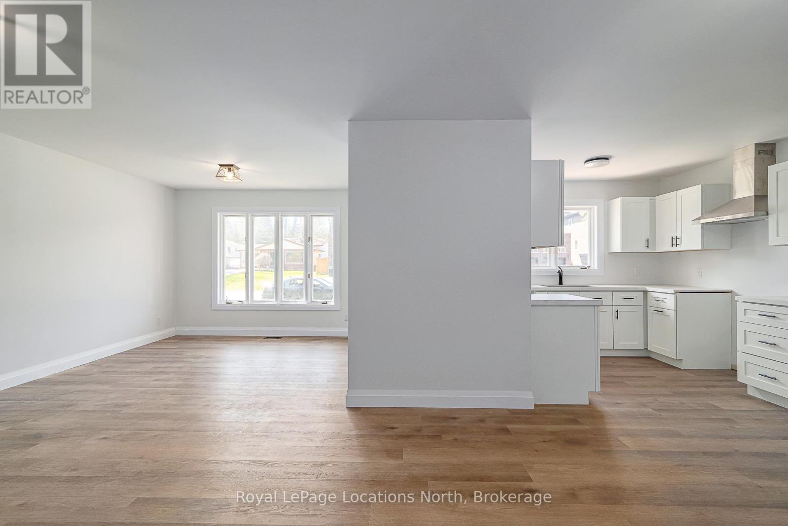 11 Lisbon Court, Wasaga Beach, Ontario  L9Z 1L2 - Photo 9 - S12145126