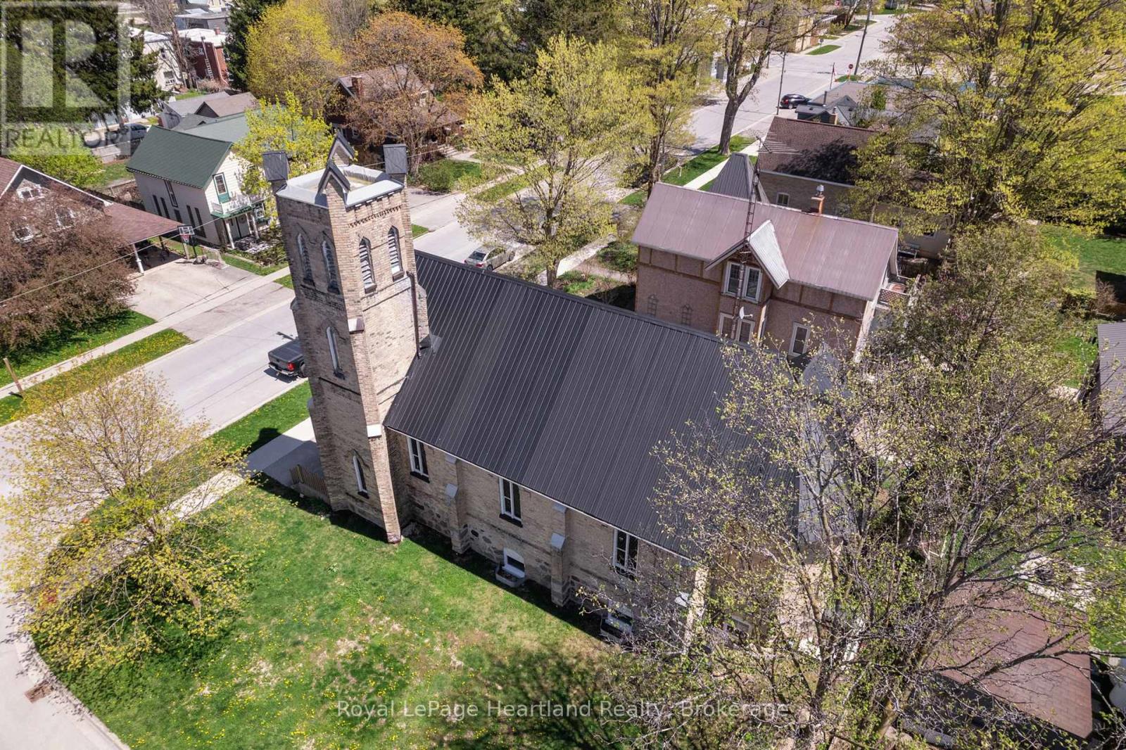 10 Jessie Street, Huron-Kinloss, Ontario  N0G 2R0 - Photo 28 - X12145613