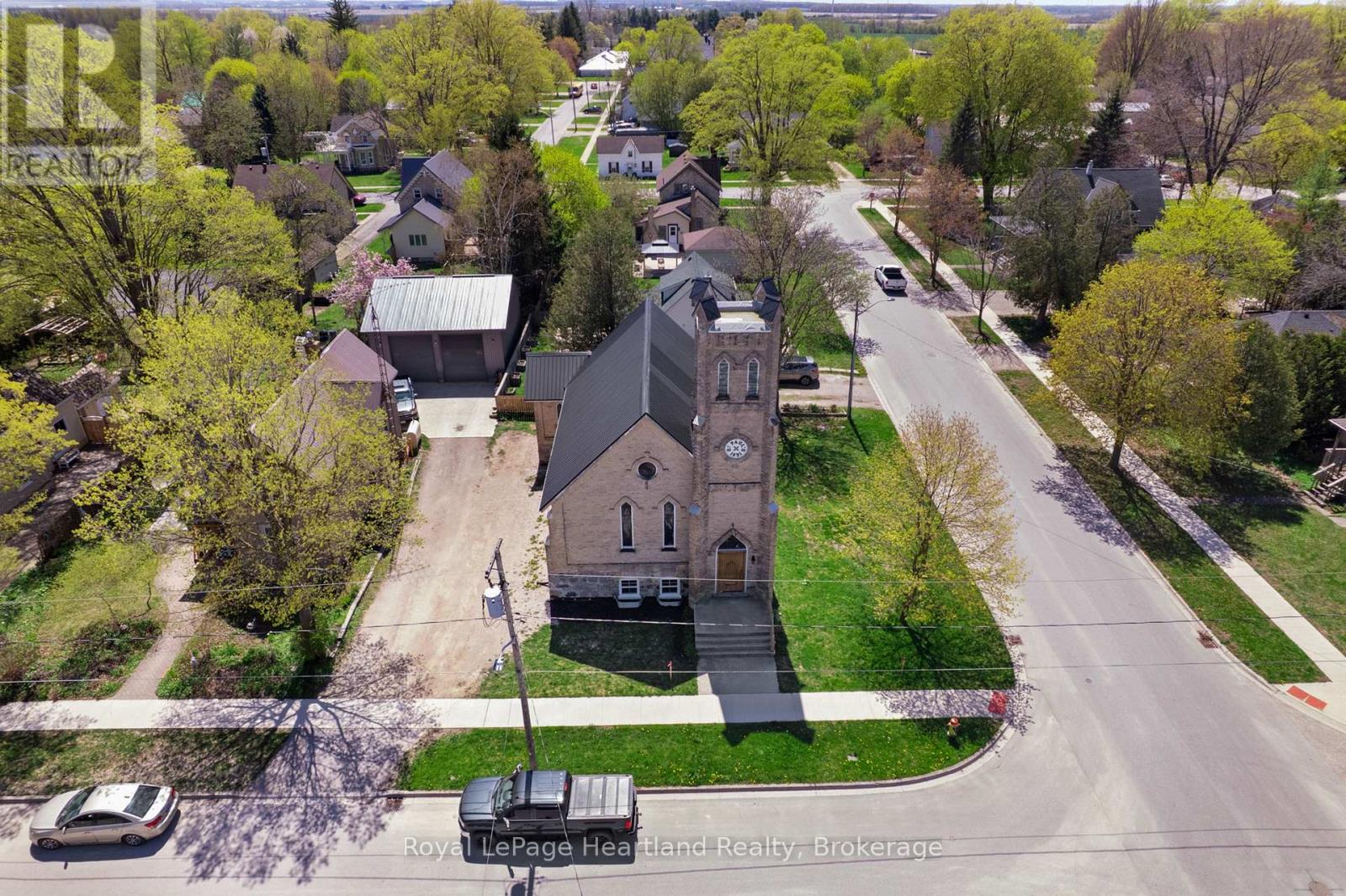 10 Jessie Street, Huron-Kinloss, Ontario  N0G 2R0 - Photo 34 - X12145613